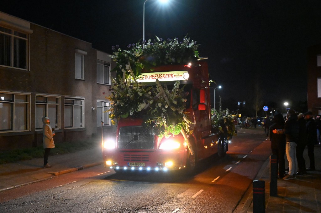 ../Images/Verlicht bloemencorso 2024 137.jpg